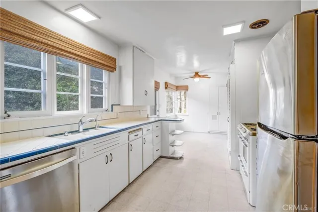 $6,500 | 2007 Glenneyre Street, Laguna Beach, CA 92651