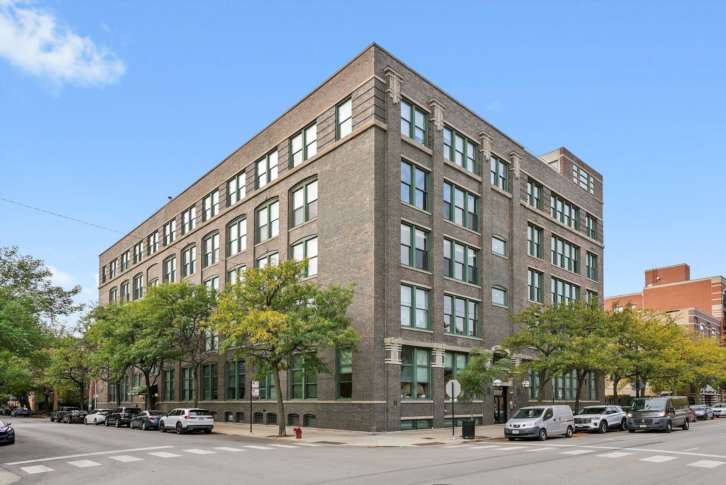 1327 West Washington Boulevard, Unit 106 Chicago, IL 60607 - Photo 1 of 23 a front view of a building