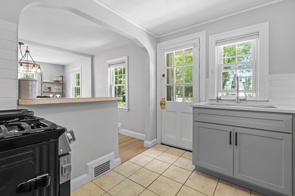 230 Beal Road Waltham, MA 02453 - Photo 14 of 37 Gallery Image 14