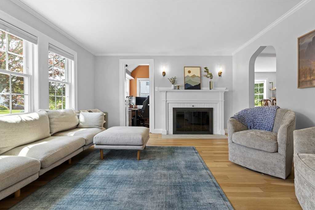 230 Beal Road Waltham, MA 02453 - Photo 3 of 37 Gallery Image 3