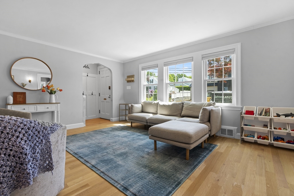 230 Beal Road Waltham, MA 02453 - Photo 6 of 37 Gallery Image 6