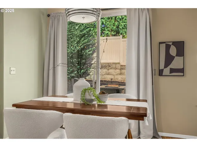 a view of a window in a room