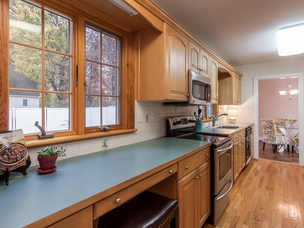 67 Hazen Street Springfield, MA 01119 - Photo 13 of 30