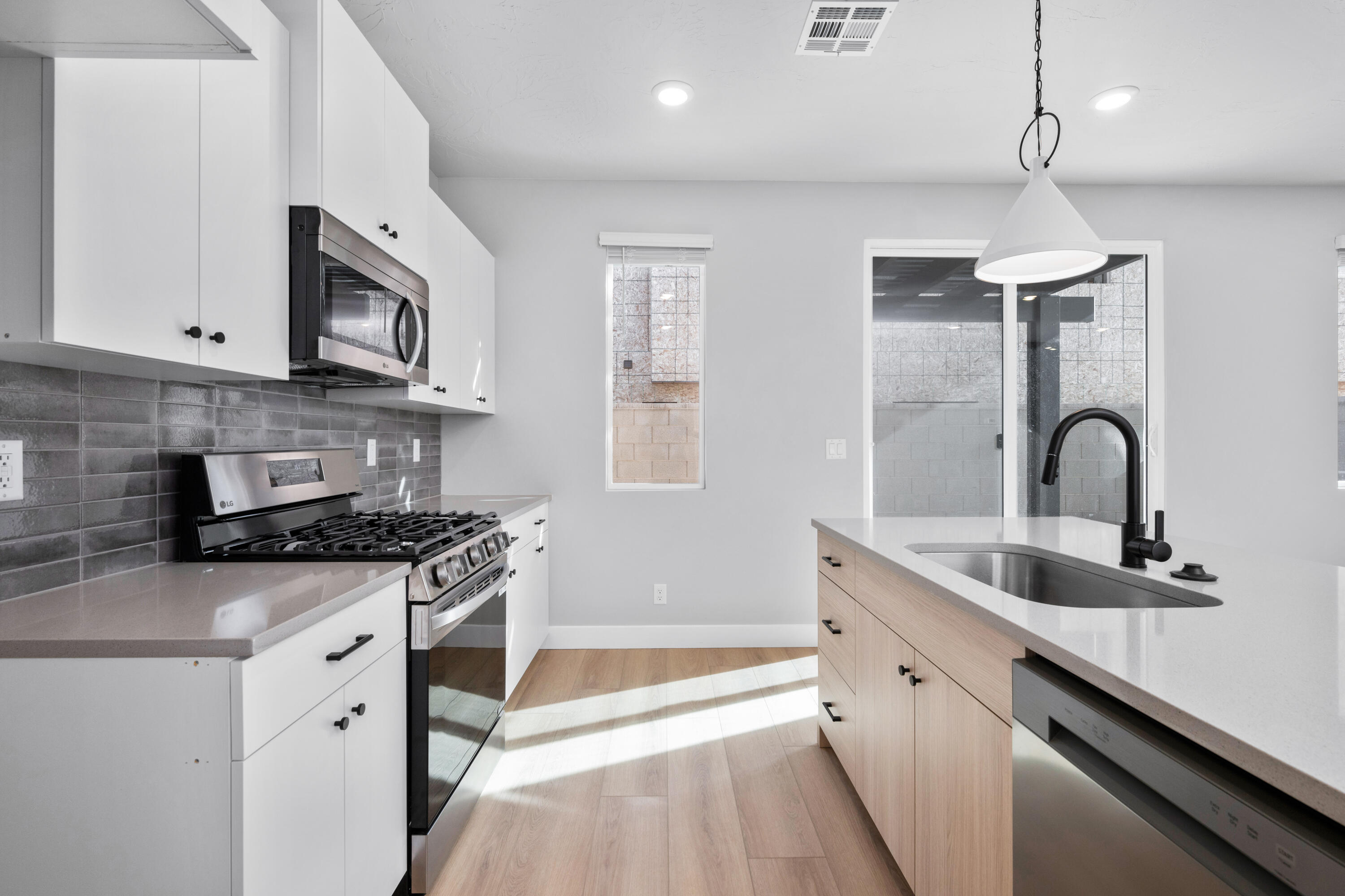 4005 Razor Drive, Unit 116 Washington, UT 84780 - Photo 8 of 25 *Photo of similar unit*