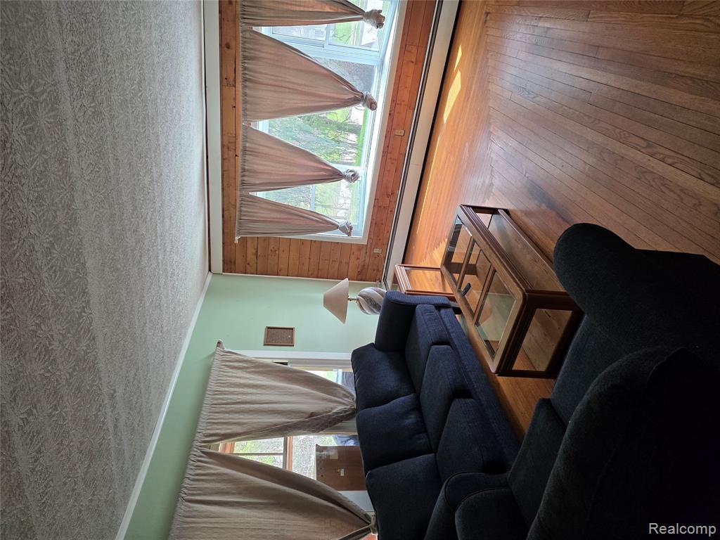 403 East Road Holly, MI 48442 - Photo 8 of 22