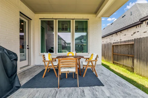 $560,000 | 9219 Trimble Lndg Drive, Tomball, TX 77375