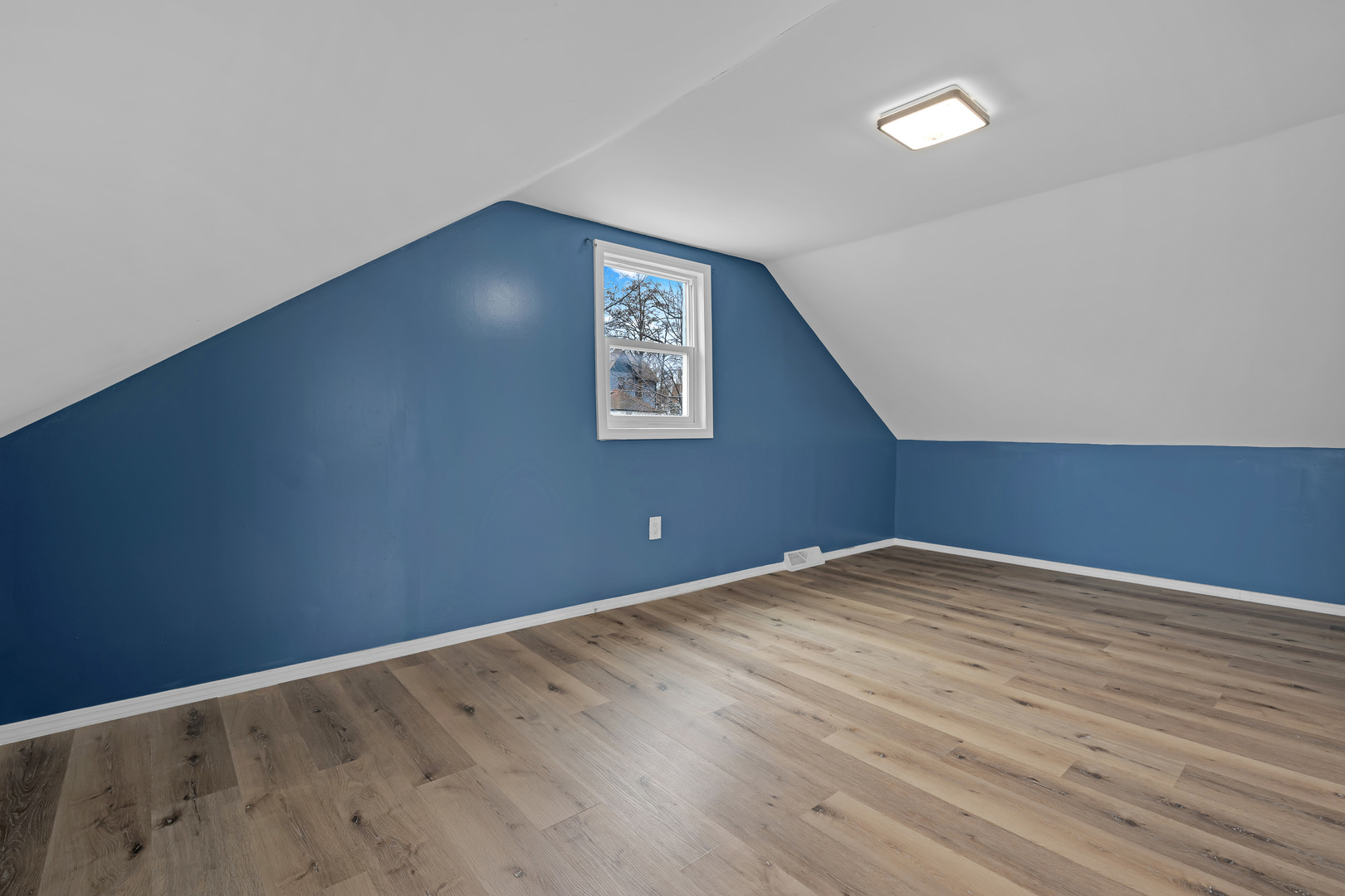 643 Wing Street Elgin, IL 60123 - Photo 12 of 29