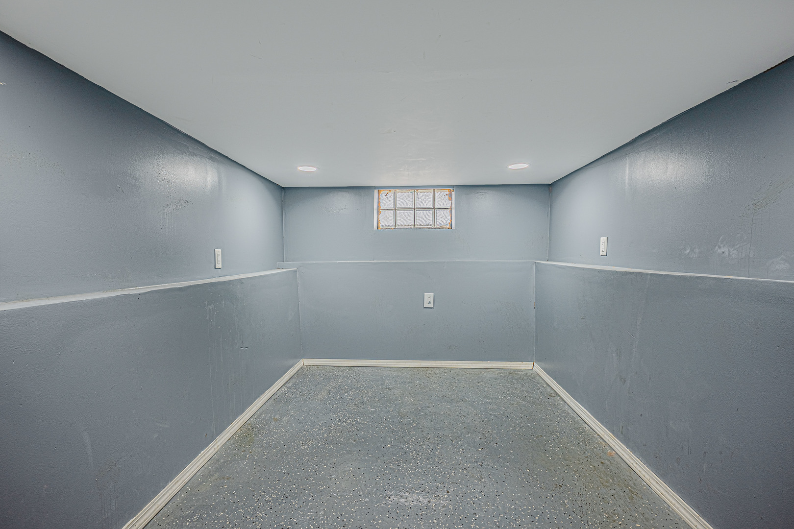 643 Wing Street Elgin, IL 60123 - Photo 18 of 29