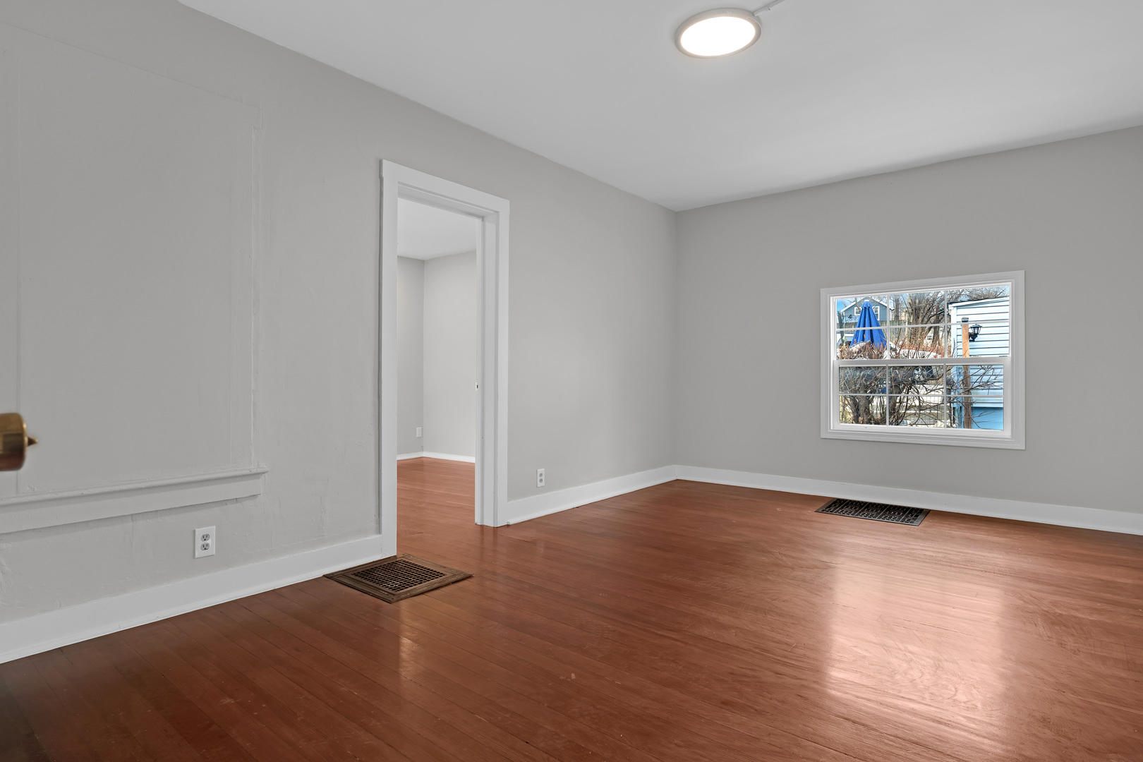 643 Wing Street Elgin, IL 60123 - Photo 7 of 29