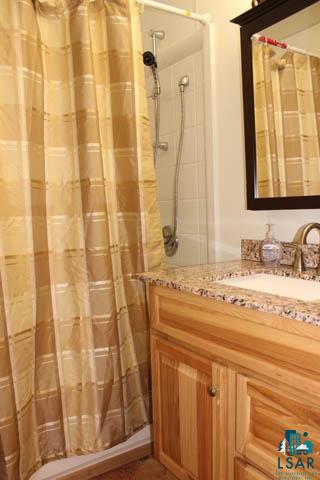 4112 Kingston Road Duluth, MN 55803 - Photo 6 of 15 Main Floor Bathroom