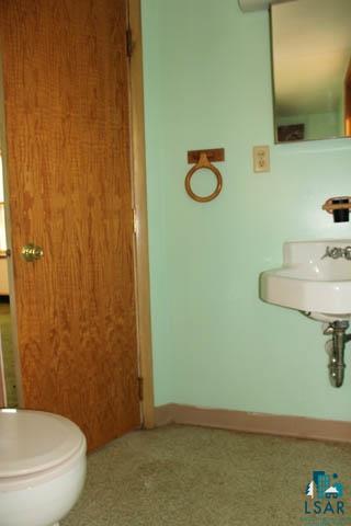 4112 Kingston Road Duluth, MN 55803 - Photo 8 of 15 2nd Floor Bathroom