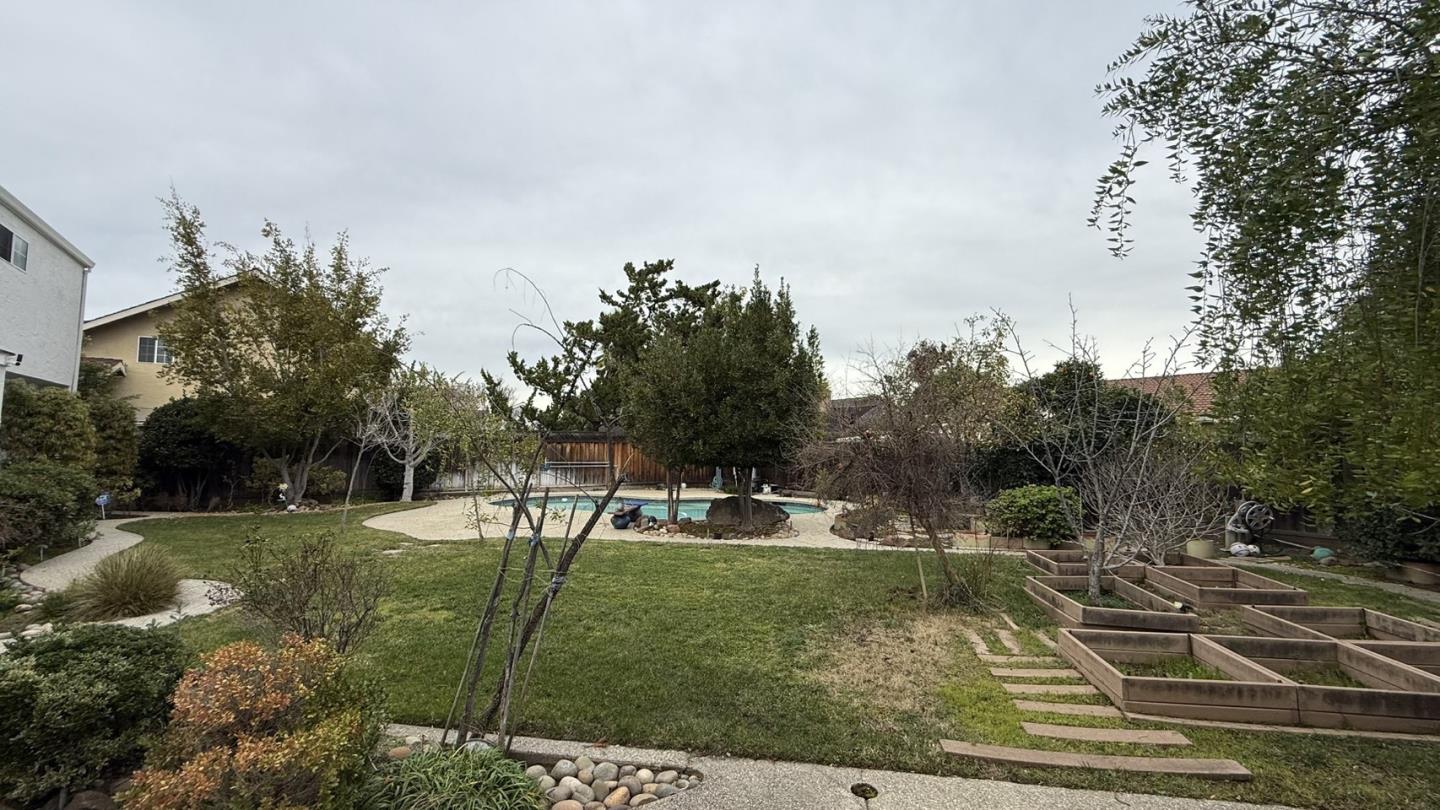 9130 Rancho Hills Drive Gilroy, CA 95020 - Photo 2 of 2