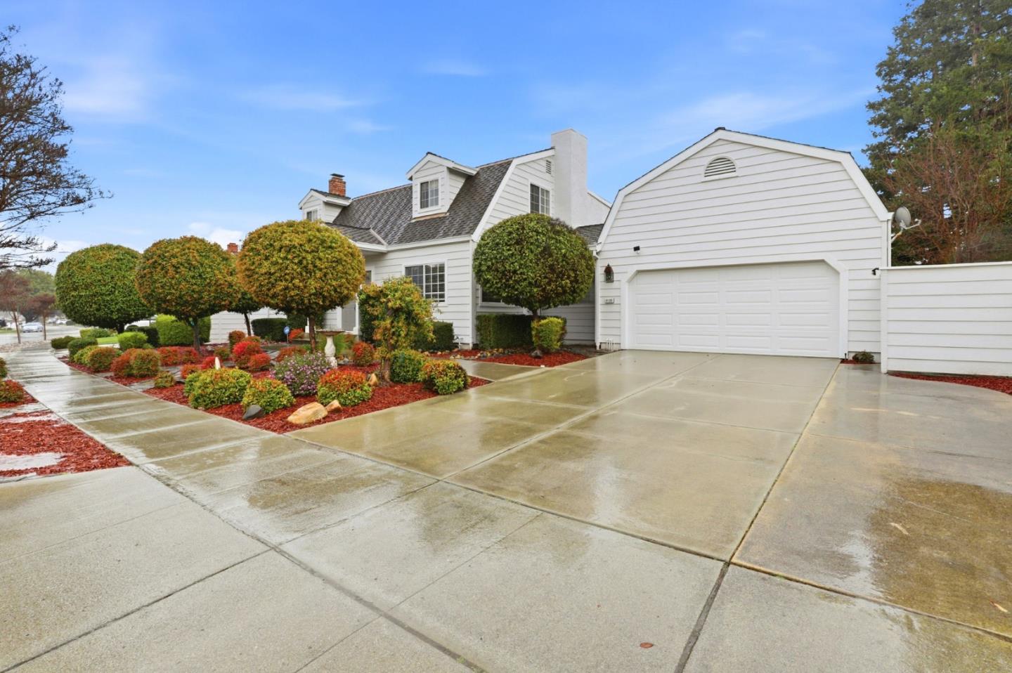 9130 Rancho Hills Drive Gilroy, CA 95020 - Photo 3 of 39