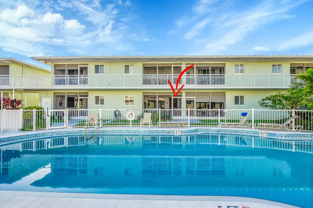 $149,900 | 2100 Northeast 38th Street, Unit 135, Lighthouse Point, FL 33064