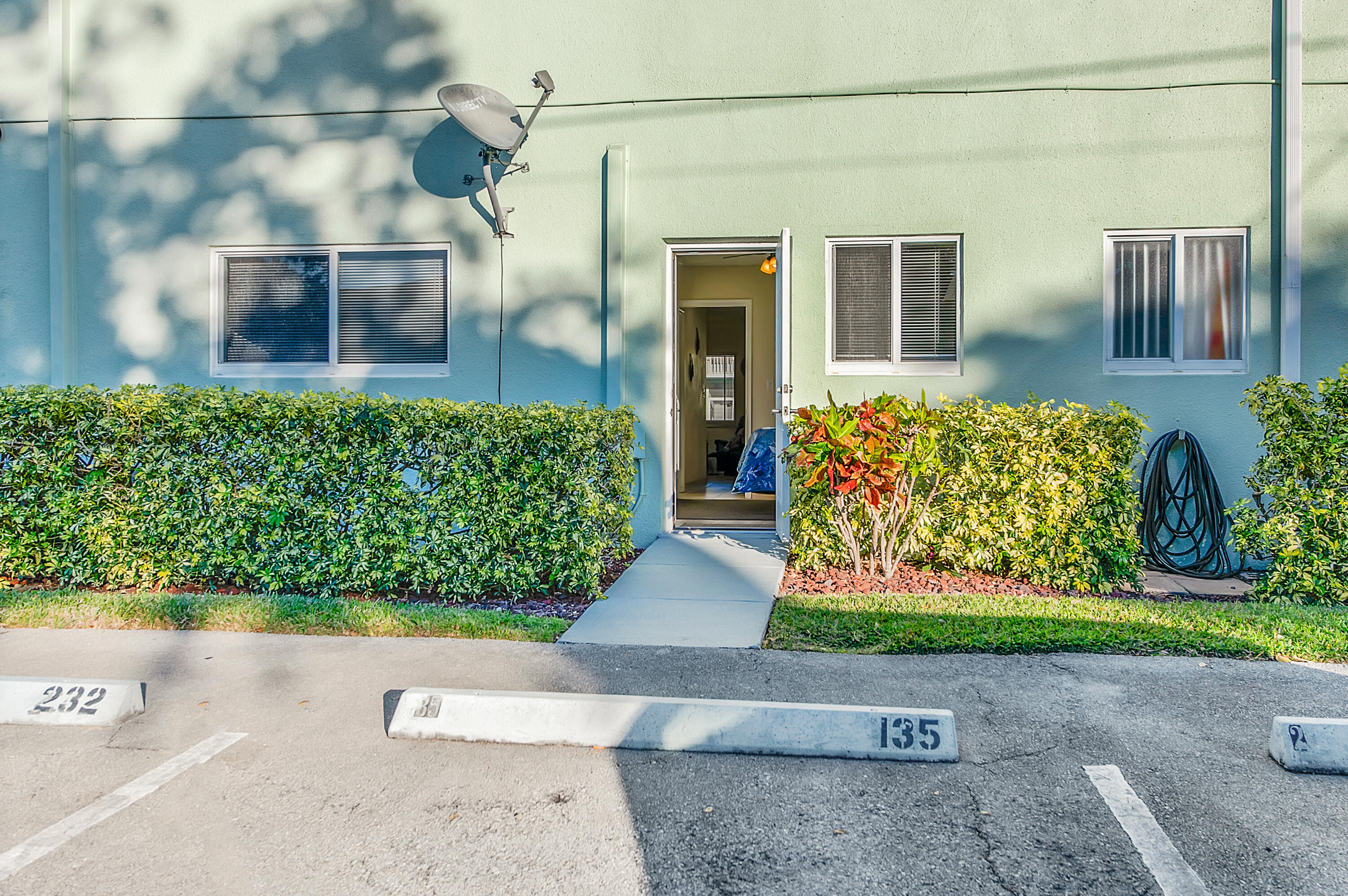 2100 Northeast 38th Street, Unit 135 Lighthouse Point, FL 33064 - Photo 22 of 32 135-16