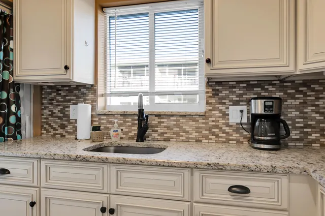 $149,900 | 2100 Northeast 38th Street, Unit 135, Lighthouse Point, FL 33064