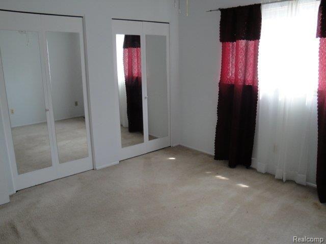 25825 Lahser Road, Unit 3 Southfield, MI 48033 - Photo 7 of 8 BEDROOM CLOSETS