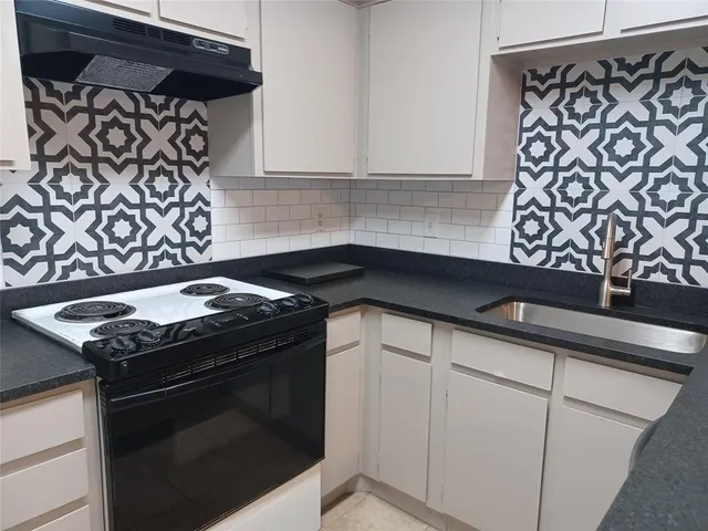 $1,395 | 502 Dipert Court, Arlington, TX 76012