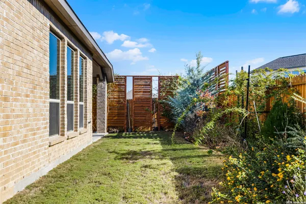 $3,200 | 429 Juana Way, New Braunfels, TX 78132