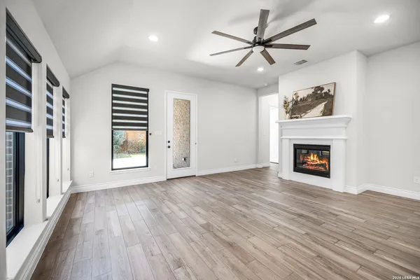 $3,200 | 429 Juana Way, New Braunfels, TX 78132