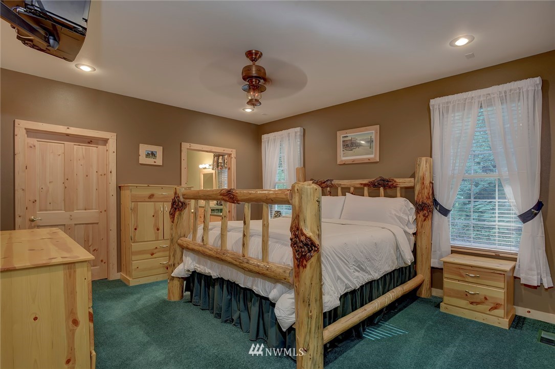 3818 Northeast Rova Road Poulsbo, WA 98370 - Photo 9 of 24 Gallery Image 9
