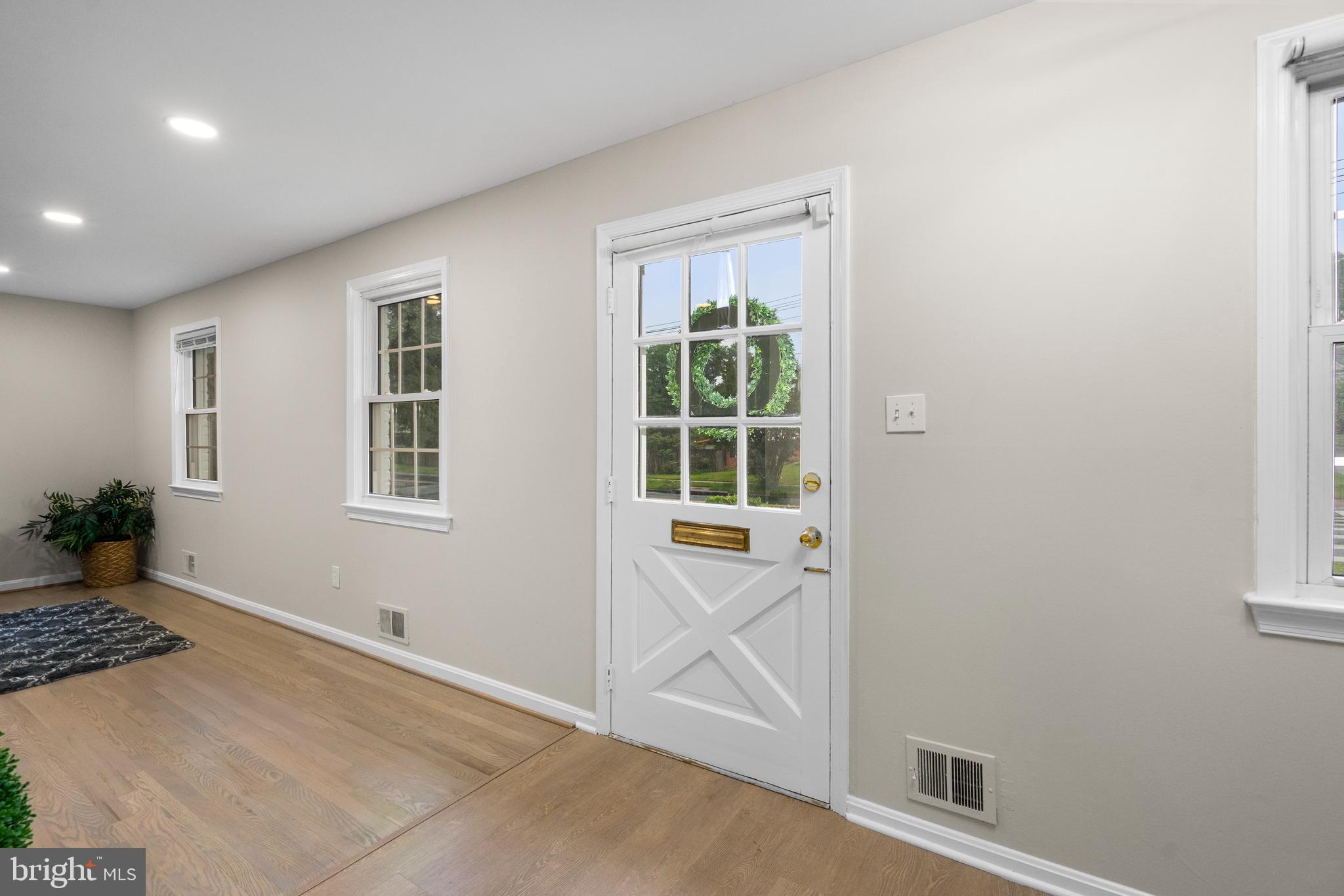 8309 Postoak Road Potomac, MD 20854 - Photo 4 of 49