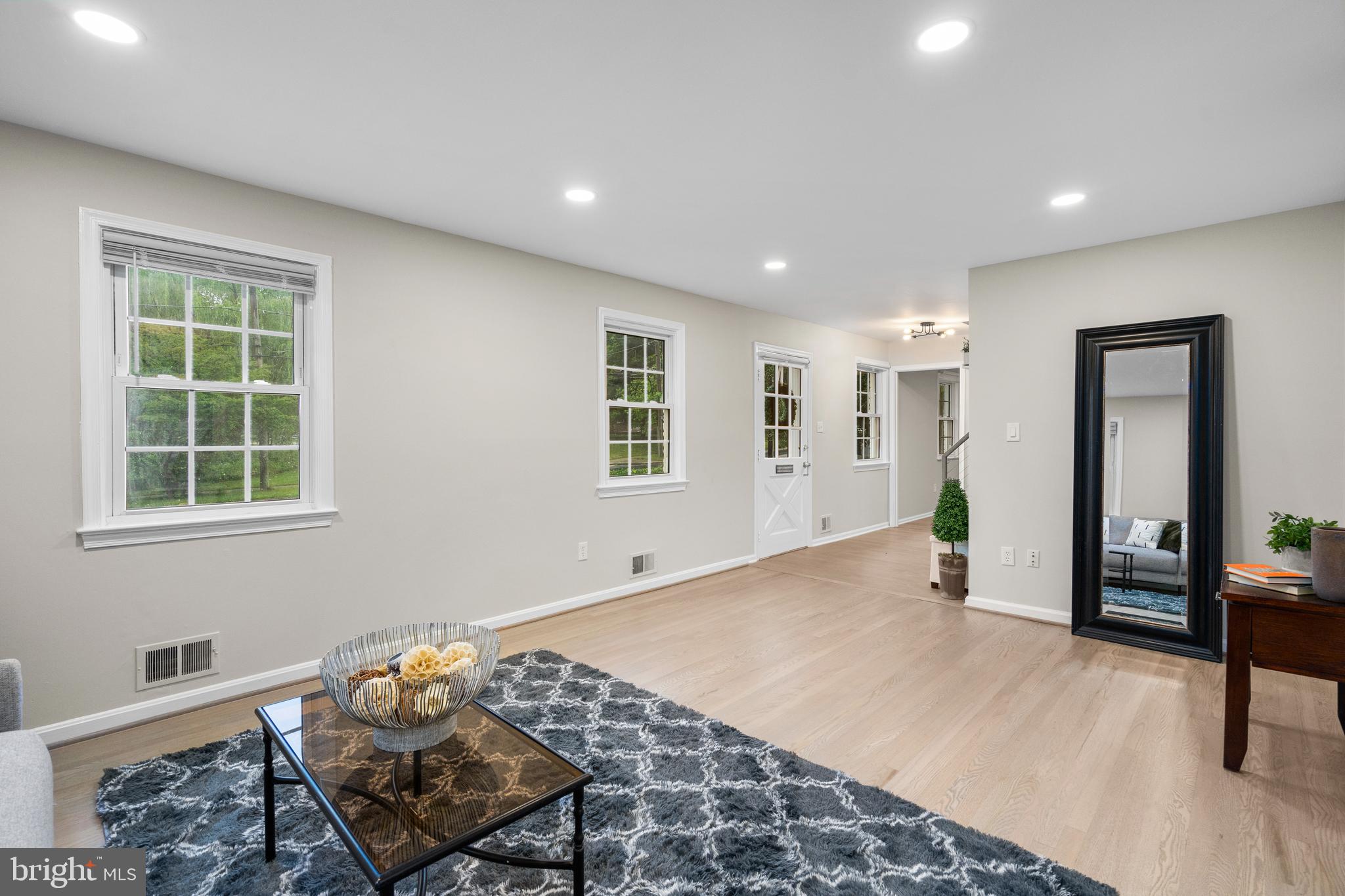 8309 Postoak Road Potomac, MD 20854 - Photo 7 of 49