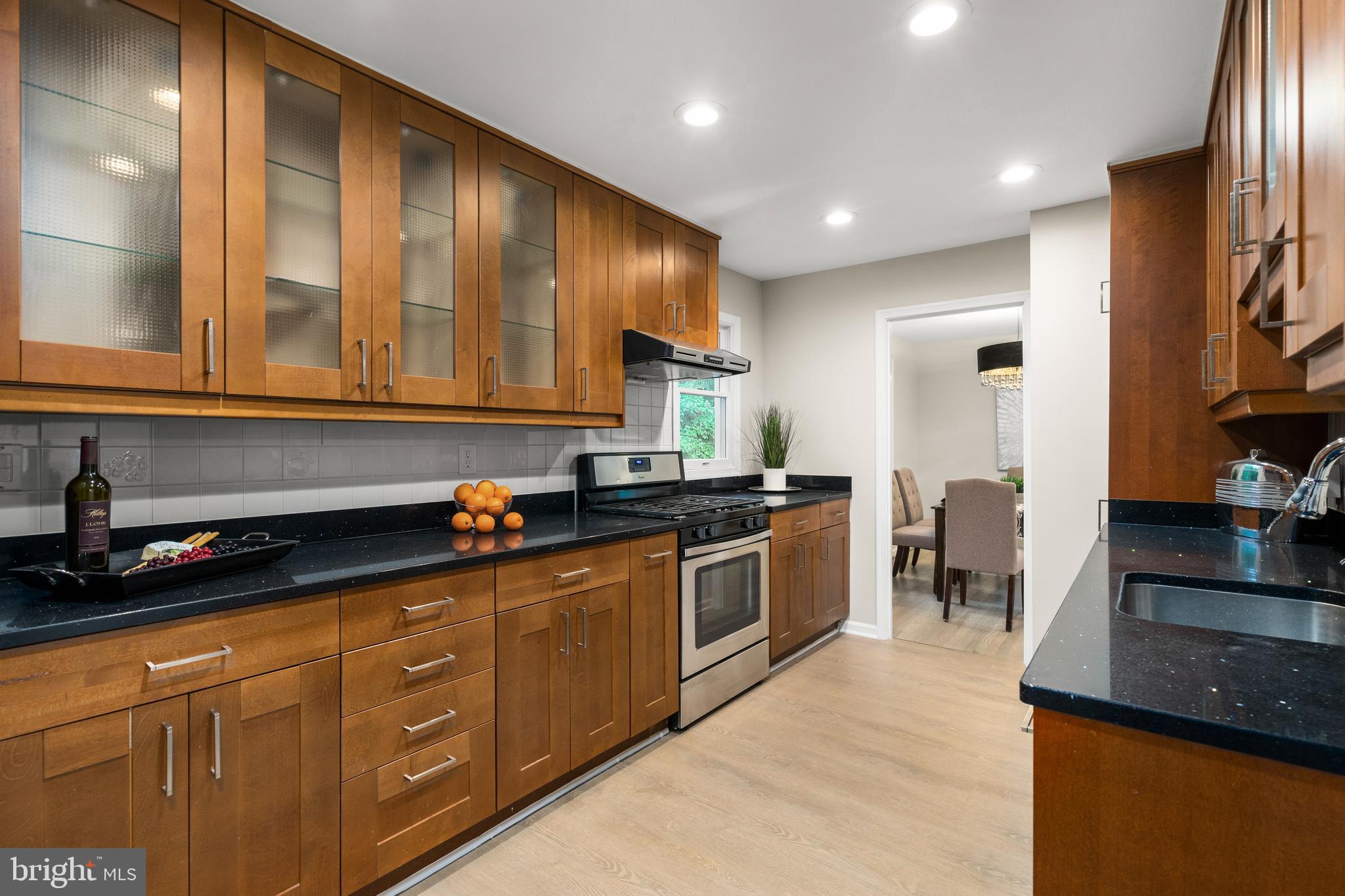 8309 Postoak Road Potomac, MD 20854 - Photo 10 of 49