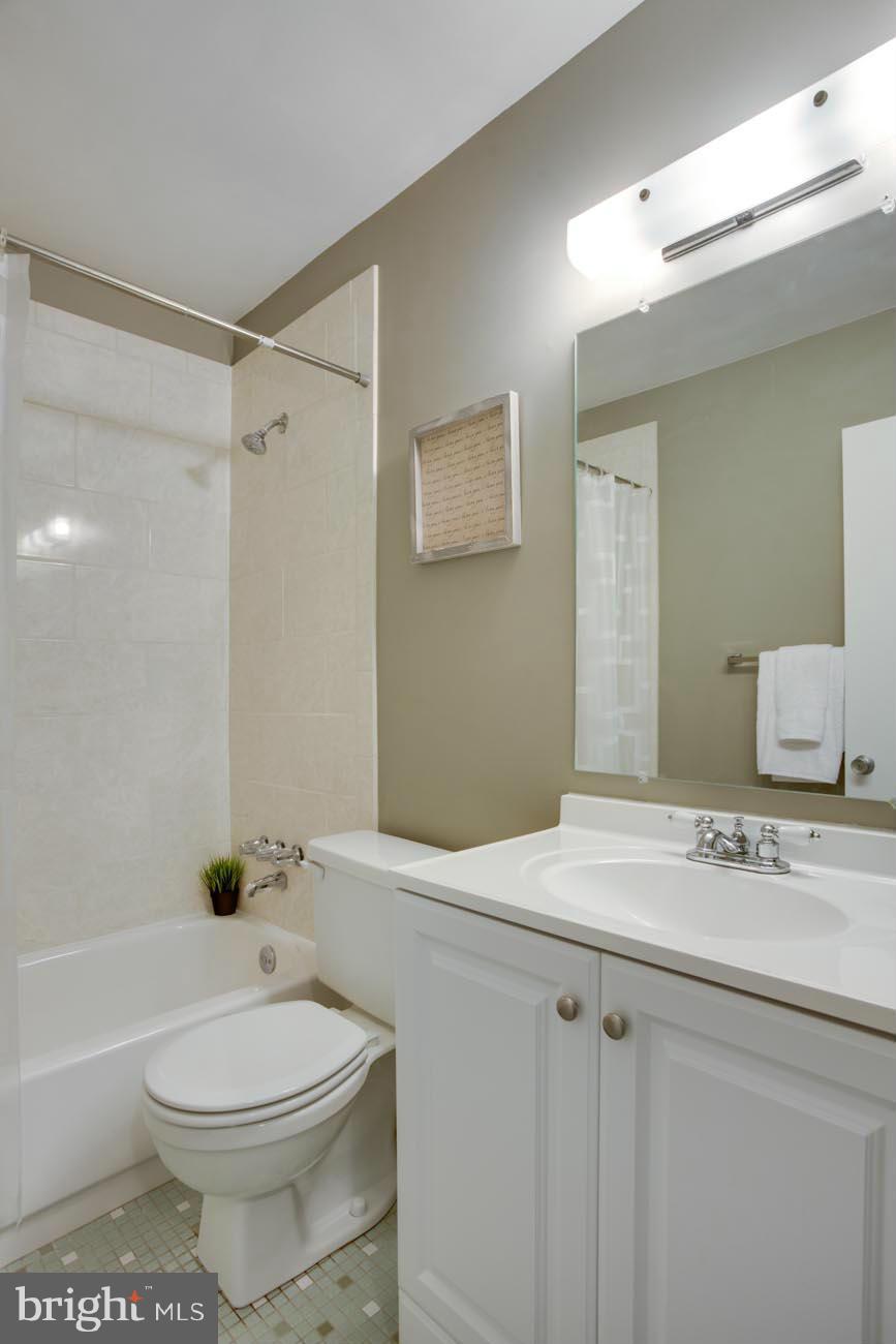 2350 Generation Drive Reston, VA 20191 - Photo 14 of 24 Bath (Master)