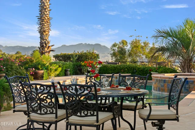 a view of a interior of the house