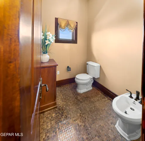 $2,695,500 | 128 Camino Barranca Drive, El Paso, TX 79912