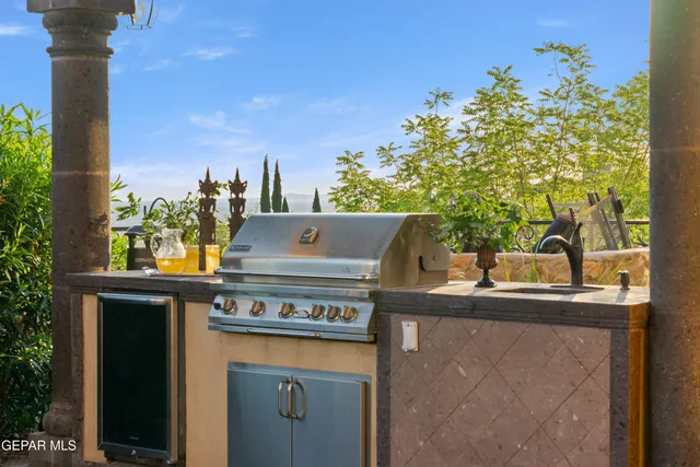 $2,695,500 | 128 Camino Barranca Drive, El Paso, TX 79912