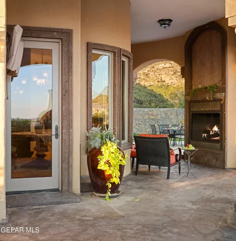 $2,695,500 | 128 Camino Barranca Drive, El Paso, TX 79912