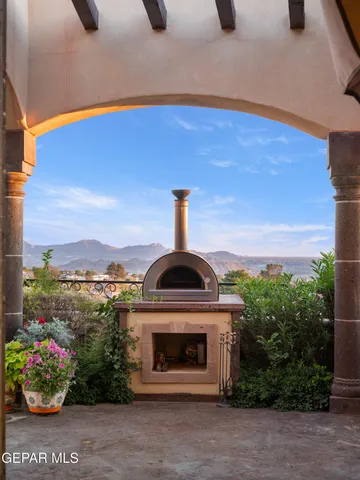 $2,695,500 | 128 Camino Barranca Drive, El Paso, TX 79912