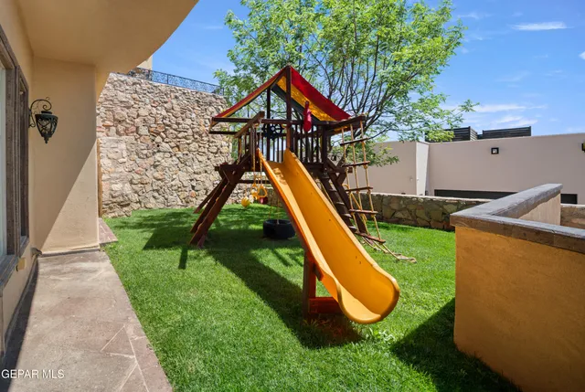 $2,695,500 | 128 Camino Barranca Drive, El Paso, TX 79912