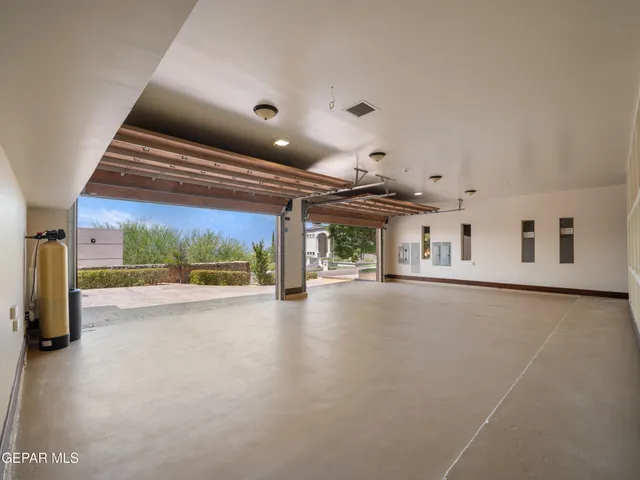 $2,695,500 | 128 Camino Barranca Drive, El Paso, TX 79912