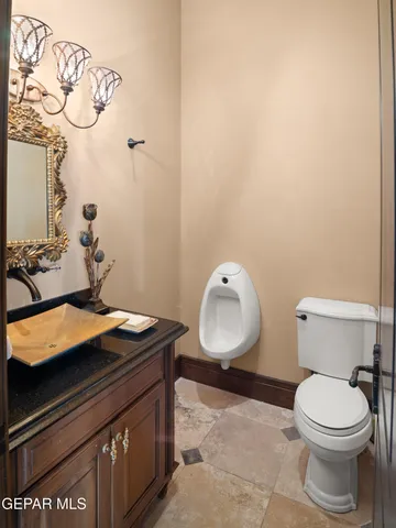 $2,695,500 | 128 Camino Barranca Drive, El Paso, TX 79912