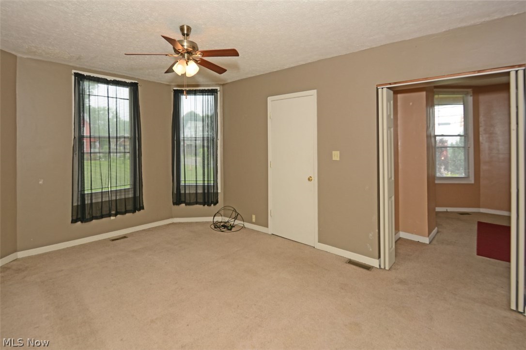 451 West Schaaf Road Cleveland, OH 44109 - Photo 4 of 32 Gallery Image 4