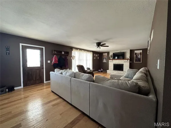 $359,000 | 402 Reserve Street, Rosebud, MO 63091