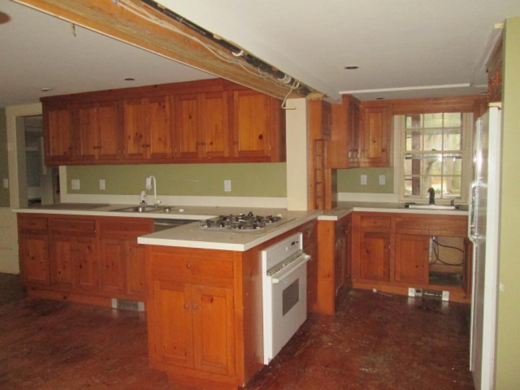 8 N Road Kensington, NH 03833 - Photo 13 of 34