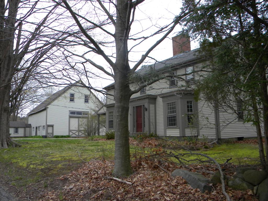 8 N Road Kensington, NH 03833 - Photo 3 of 34