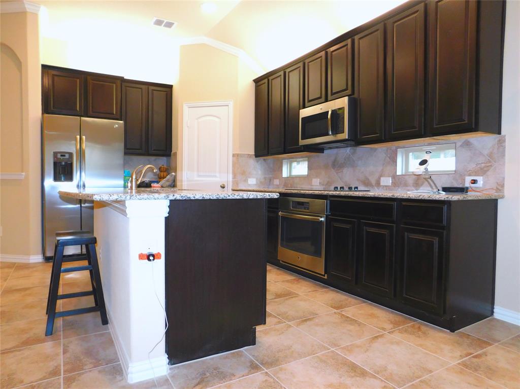 3921 Roxbury Street Denton, TX 76210 - Photo 11 of 31