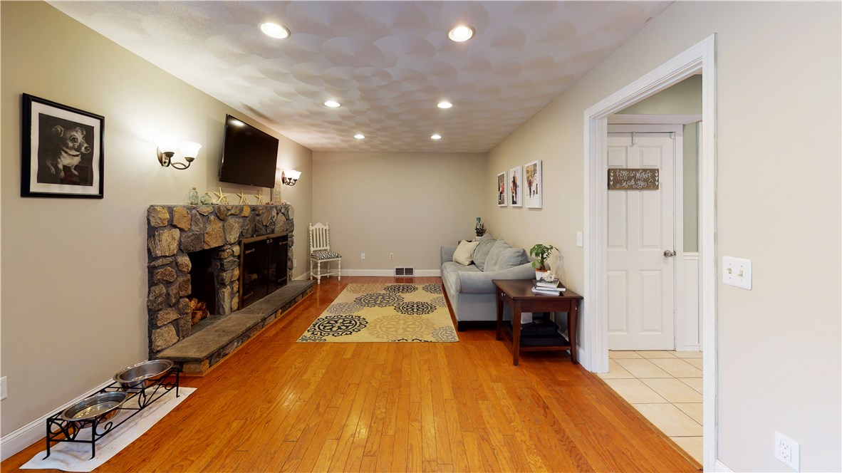 170 Grand View Road East Greenwich, RI 02818 - Photo 8 of 33 Gallery Image 8