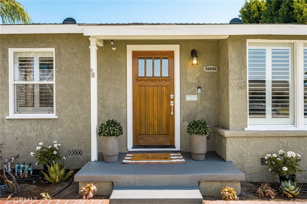 2152 North Greenbrier Road Long Beach, CA 90815 - Photo 6 of 49 Gallery Image 6