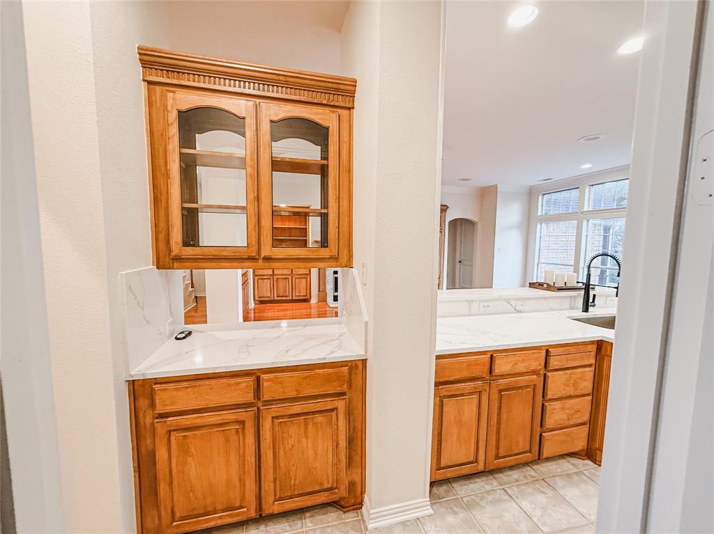 7201 Regency Court Plano, TX 75024 - Photo 25 of 37 Butler's Pantry