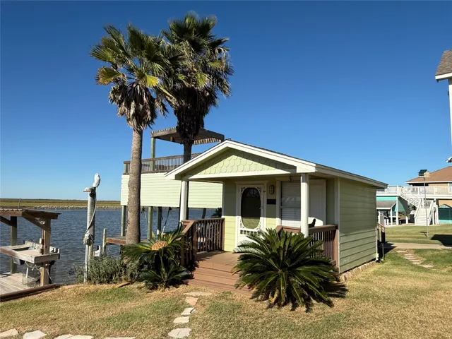 $769,000 | 1283 County Road 230, Sargent, TX 77414