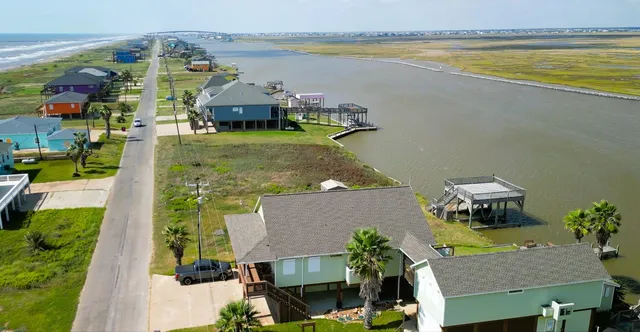 $769,000 | 1283 County Road 230, Sargent, TX 77414