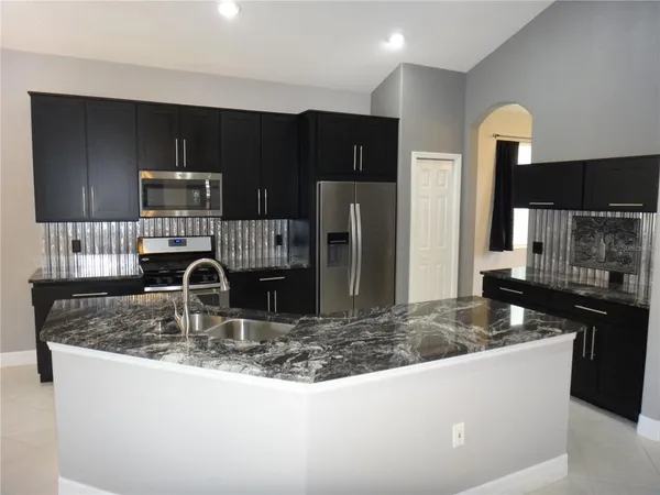 $3,300 | 9460 Portside Terrace, Bradenton, FL 34212