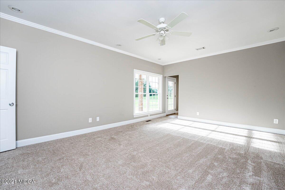 6586 Rogers Road Lizella, GA 31052 - Photo 14 of 38 Den