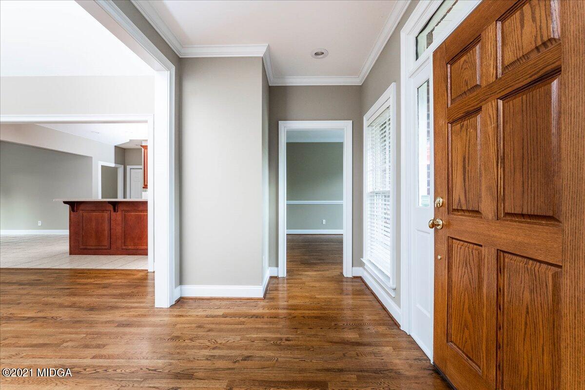 6586 Rogers Road Lizella, GA 31052 - Photo 3 of 38 Foyer